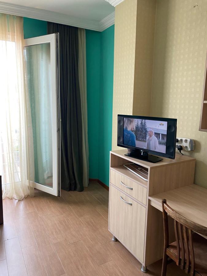 Апартаменты Nina's On Gorgasali Батуми Экстерьер фото